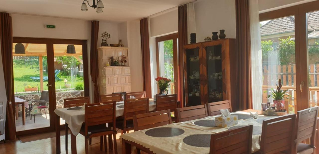 Hotel Casa Paduricea Dezmir Esterno foto