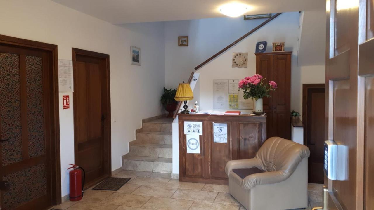 Hotel Casa Paduricea Dezmir Esterno foto